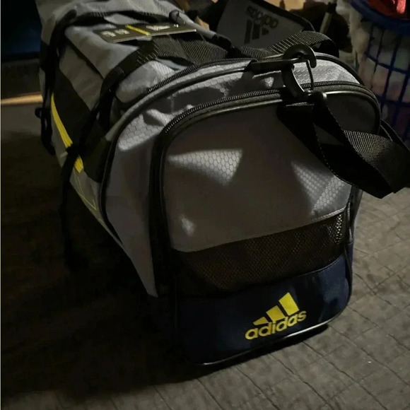 Adidas Defender Duffle NWT - Picture 3 of 8